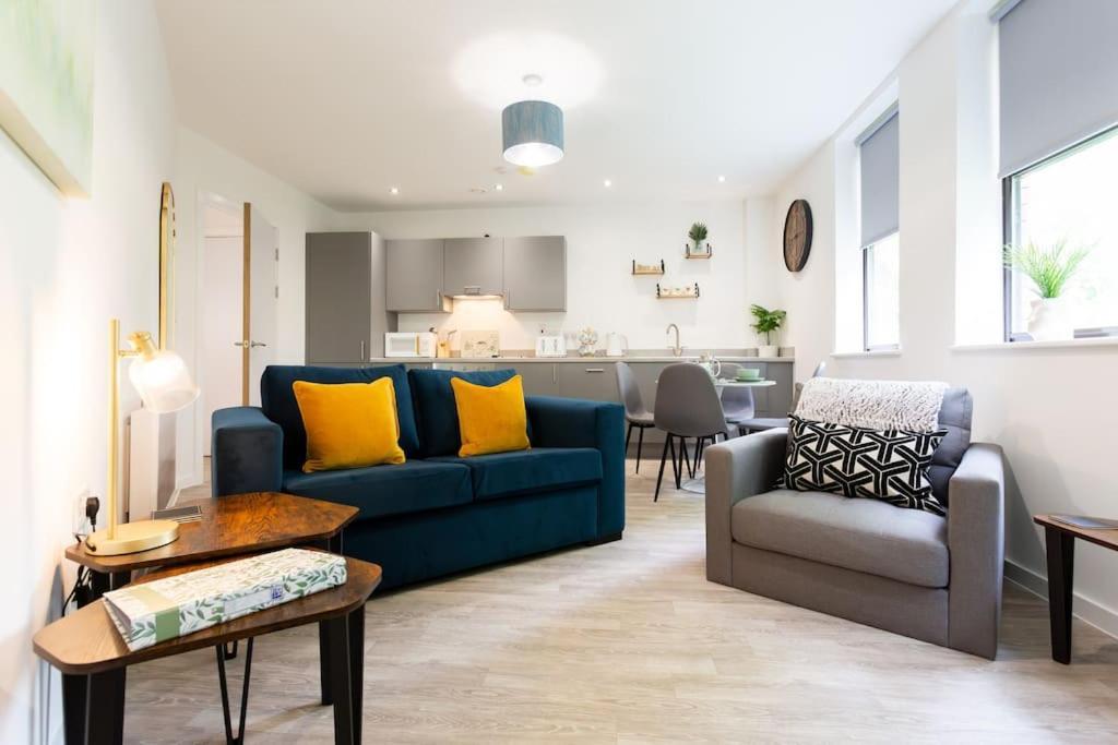 Polly'S Place Apartment Taunton & Free Off Road Parking & Wifi 외부 사진