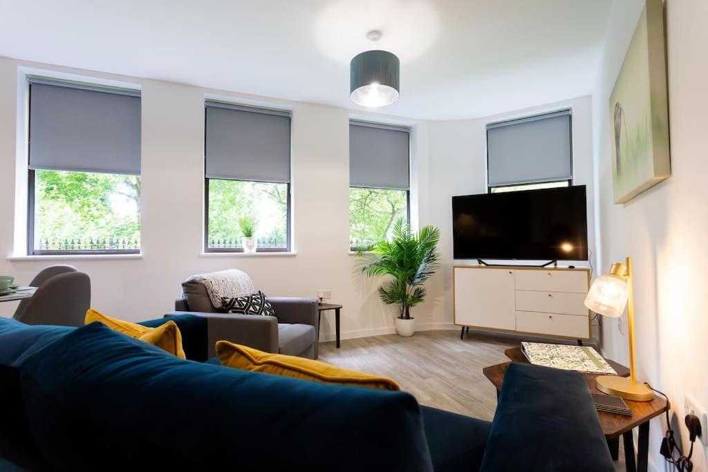 Polly'S Place Apartment Taunton & Free Off Road Parking & Wifi 외부 사진