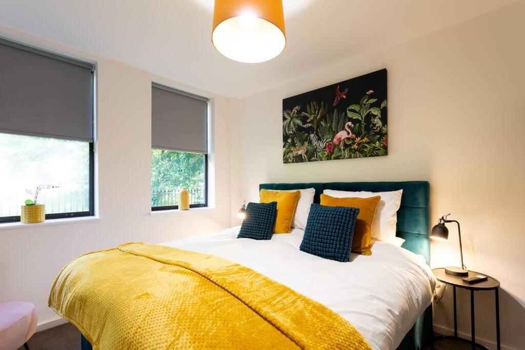 Polly'S Place Apartment Taunton & Free Off Road Parking & Wifi 외부 사진