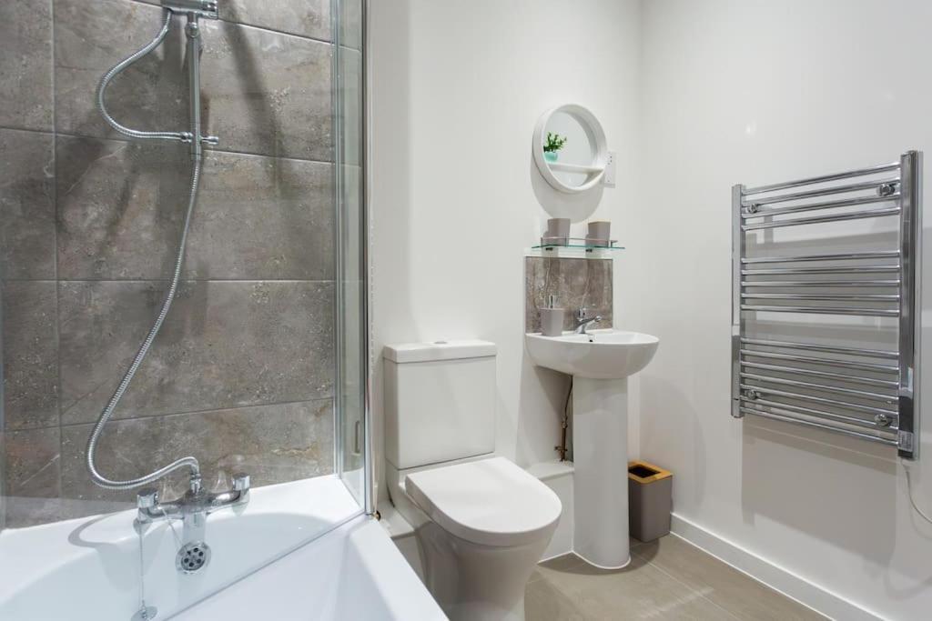 Polly'S Place Apartment Taunton & Free Off Road Parking & Wifi 외부 사진